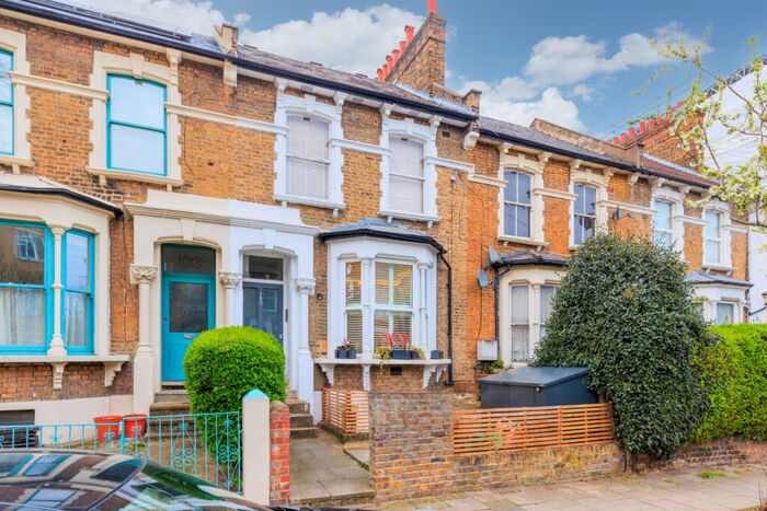 2 Bedroom Flat To Rent In Brooke Road, Stoke Newington Central, N16