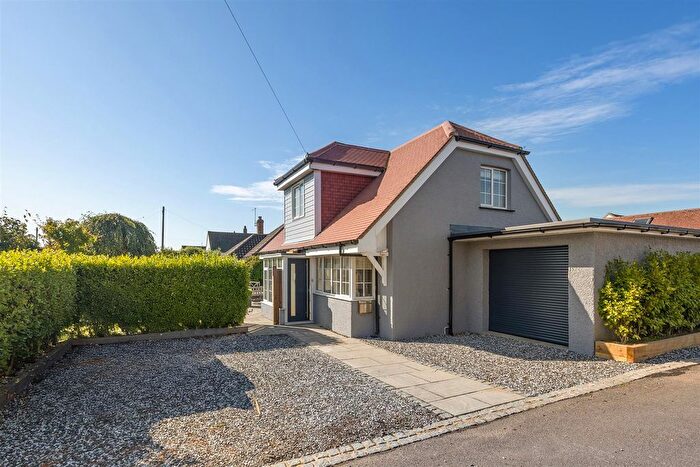 4 Bedroom Detached House For Sale In Brook Lane, Ferring, BN12