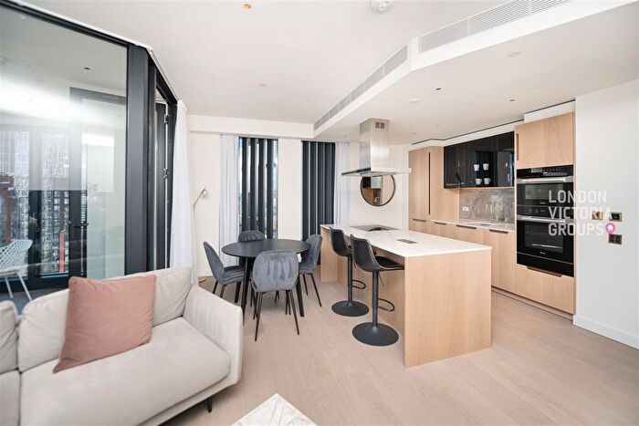 2 Bedroom Flat To Rent In River Park Tower, Nine Elms Lane, London, SW8