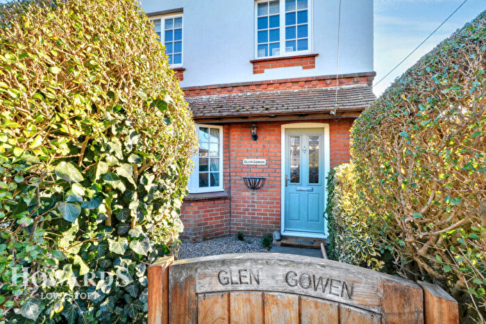 4 Bedroom End Of Terrace House For Sale In Mount Pleasant, Southwold, IP18