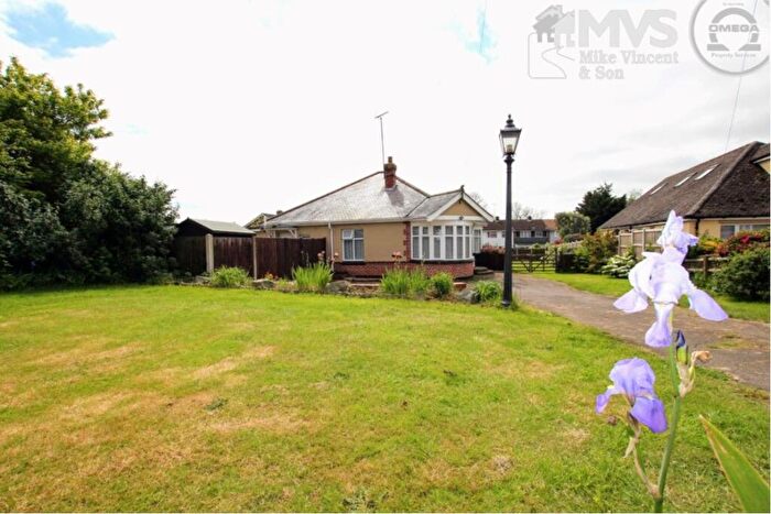 2 Bedroom Bungalow To Rent In St. Johns Road, Clacton-on-Sea, CO15