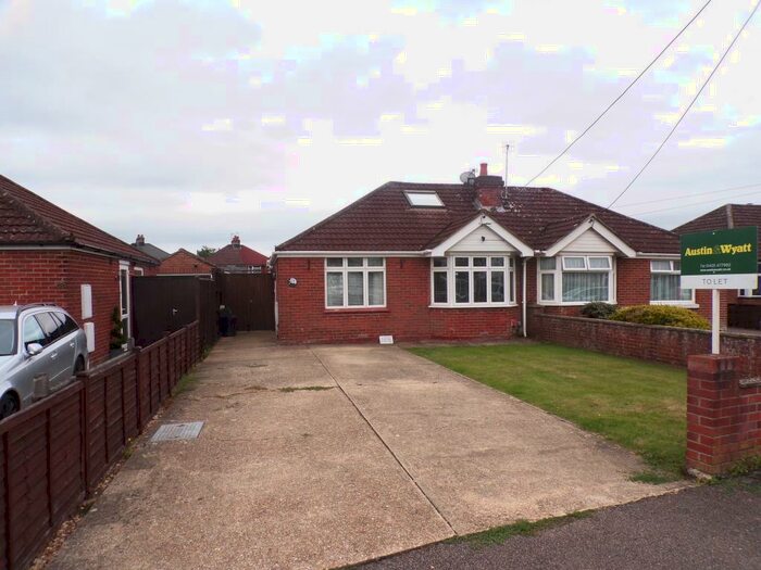 3 Bedroom Bungalow To Rent In Totton, SO40