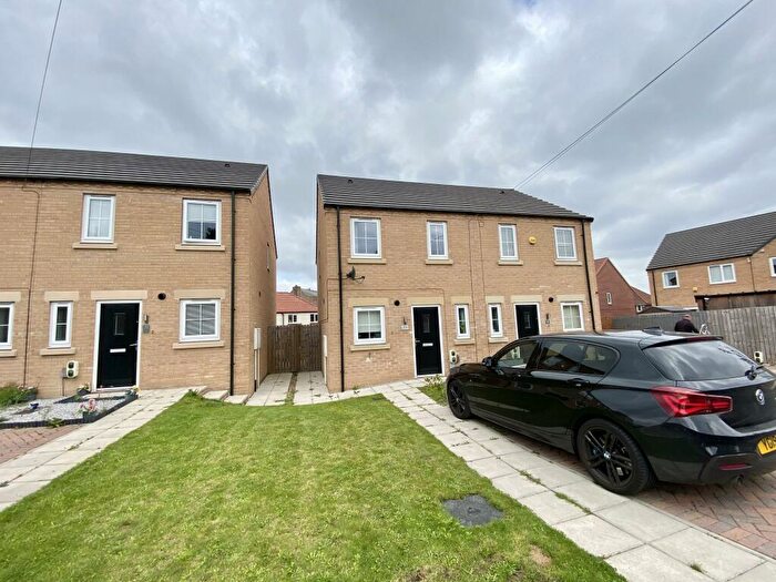 2 Bedroom House To Rent In Oak Tree Place, Leeds, LS9