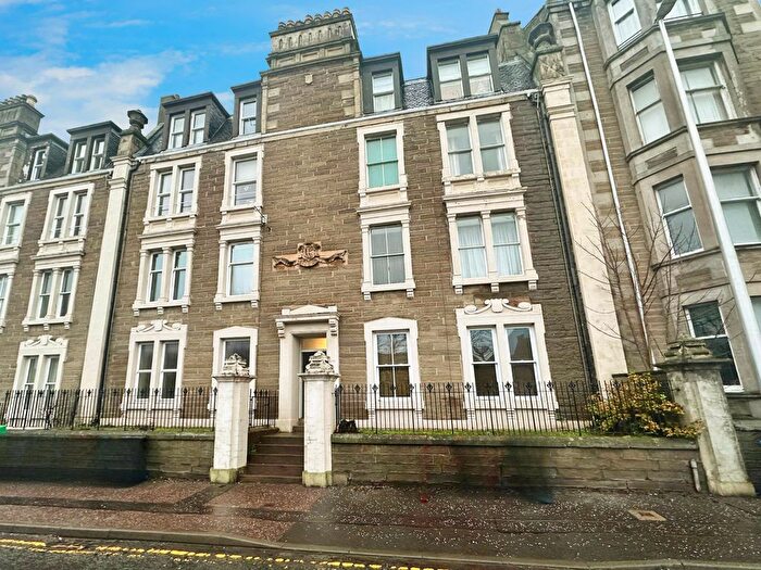 2 Bedroom Flat For Sale In Hawkhill, Dundee, DD2
