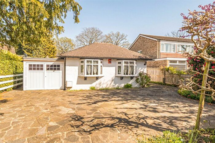 2 Bedroom Bungalow For Sale In Bridle Road, Croydon, CR0
