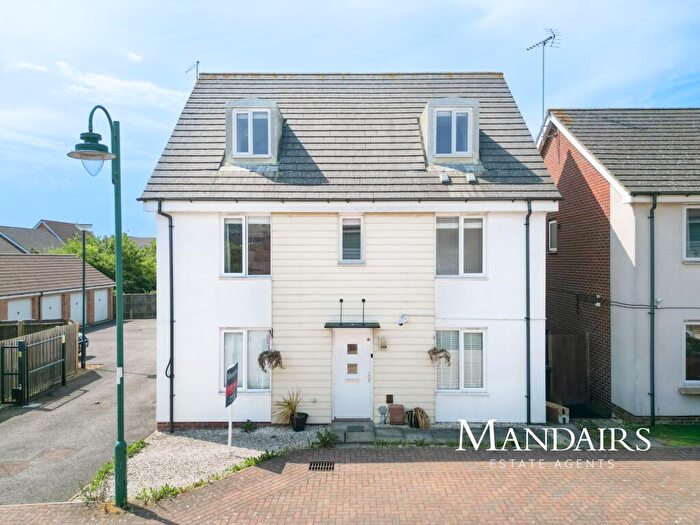 6 Bedroom Detached House For Sale In Brickton Road, Hampton Vale, Peterborough, PE7