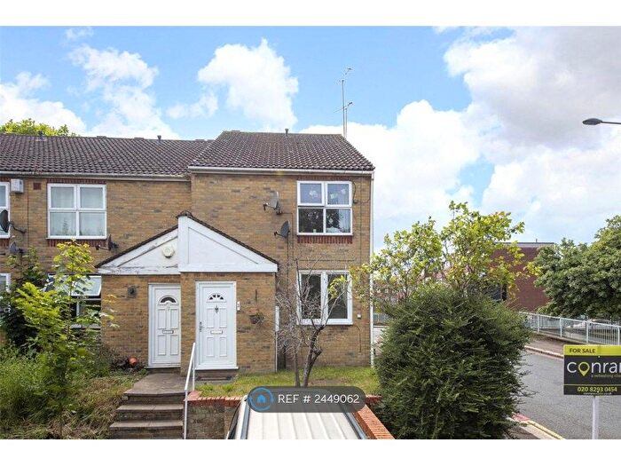 2 Bedroom Flat To Rent In Castile Road, London, SE18