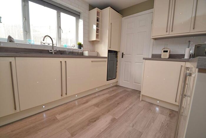 5 Bedroom Detached House For Sale In Croftlands, Idle, BD10