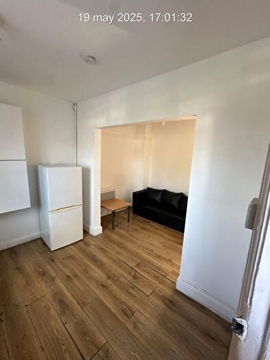 2 Bedroom Flat To Rent In Bridge Street, Pinner, HA5