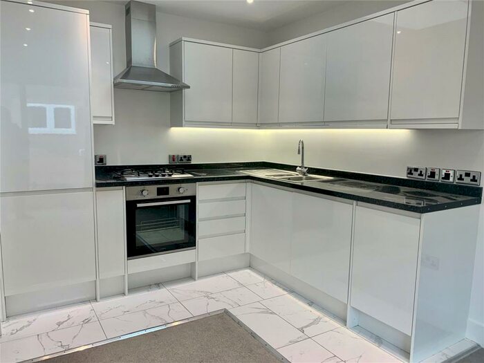 1 Bedroom Apartment To Rent In Carshalton Road, Sutton, Surrey, SM1