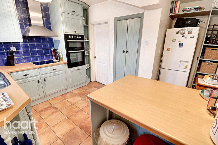 3 Bedroom End Of Terrace House For Sale In Fencepiece Road, Chigwell, IG7
