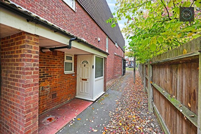 3 Bedroom Terraced House For Sale In Primrose Road, South Woodford, London, E18
