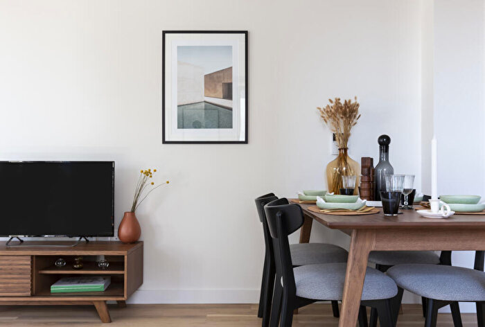 3 Bedroom Flat To Rent In Ten Degrees, Croydon, CR0
