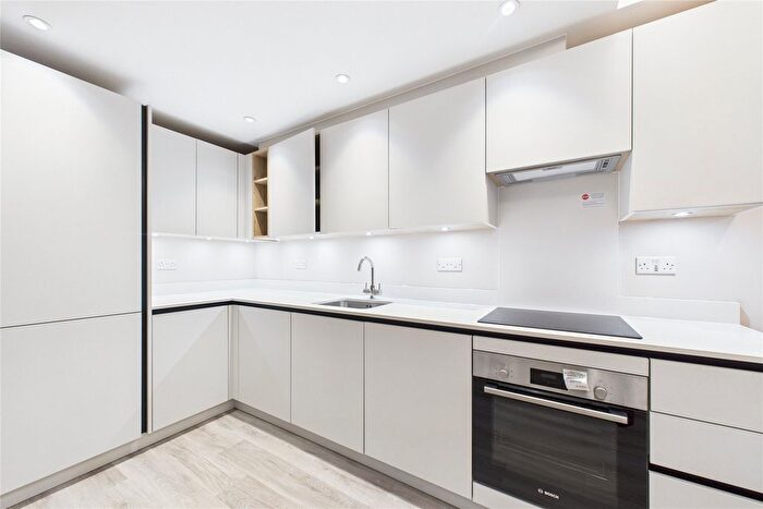 1 Bedroom Flat To Rent In West Street, Maidenhead, Berkshire, SL6