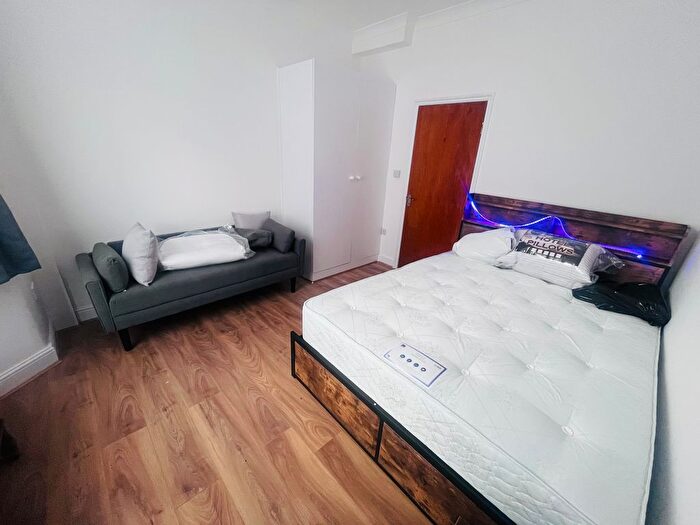 1 Bedroom Flat To Rent In Melbourne Road, Leyton, E10