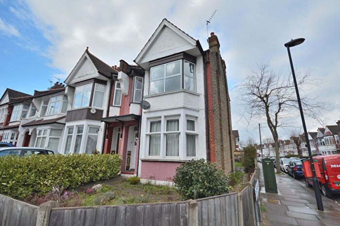 1 Bedroom Flat To Rent In Hazelwood Lane, Palmers Green, N13