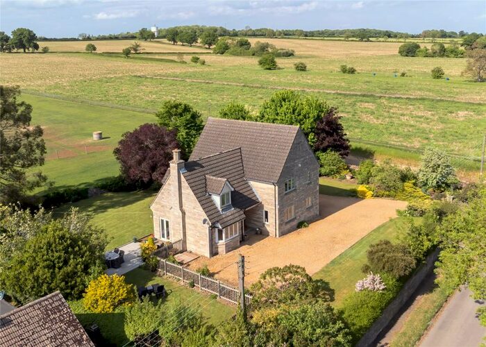 4 Bedroom Detached House For Sale In Cotterstock Road, Glapthorn, Northamptonshire, PE8