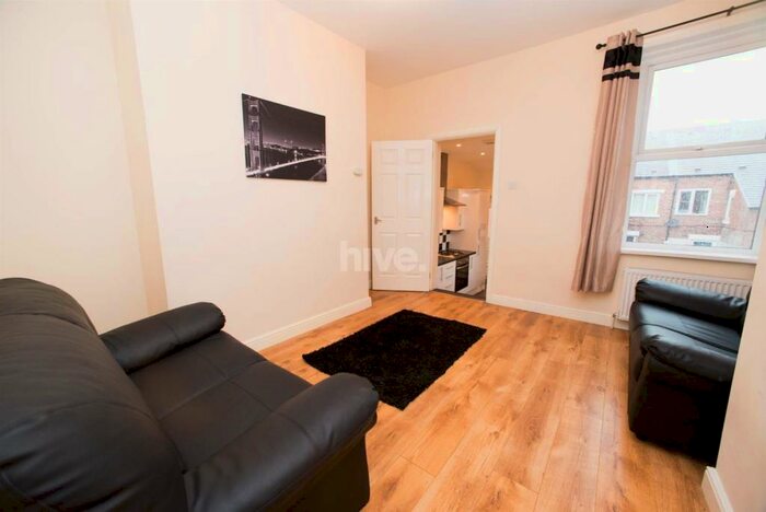 3 Bedroom Maisonette To Rent In Eighth Avenue, Heaton, Newcastle Upon Tyne, NE6