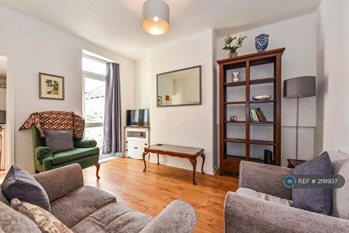 3 Bedroom Terraced House To Rent In Treharris Street, Cardiff, CF24