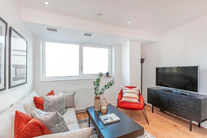 2 Bedroom Apartment To Rent In The Residences, Croydon, CR0