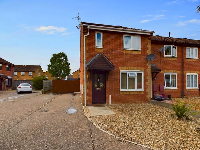 3 Bedroom End Of Terrace House To Rent In Stiffkey Close, Watlington, King's Lynn, PE33
