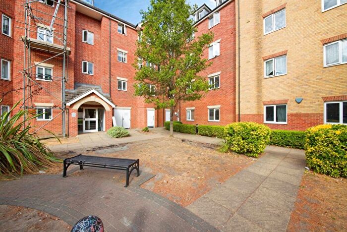 2 Bedroom Flat For Sale In London Road, Romford, Essex, RM7