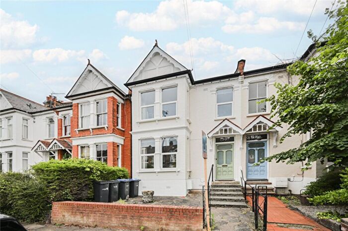 5 Bedroom Terraced House For Sale In Warwick Road, London, N11