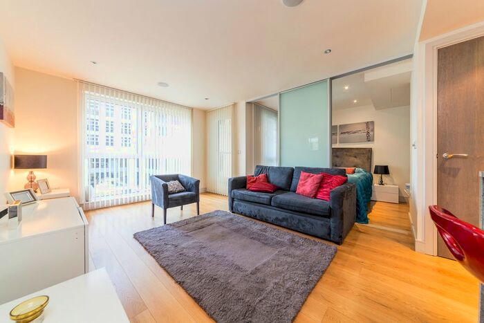 1 Bedroom Flat To Rent In Octavia House, Townmead Road, London, SW6