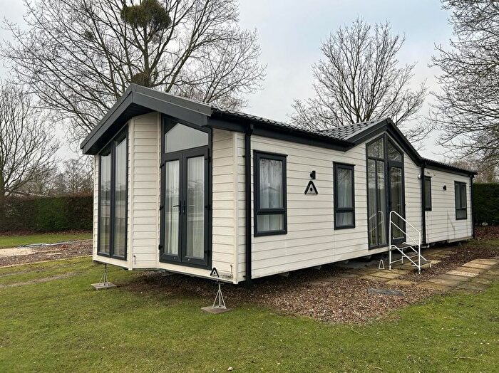 2 Bedroom Mobile/park Home For Sale In Leiston, IP16