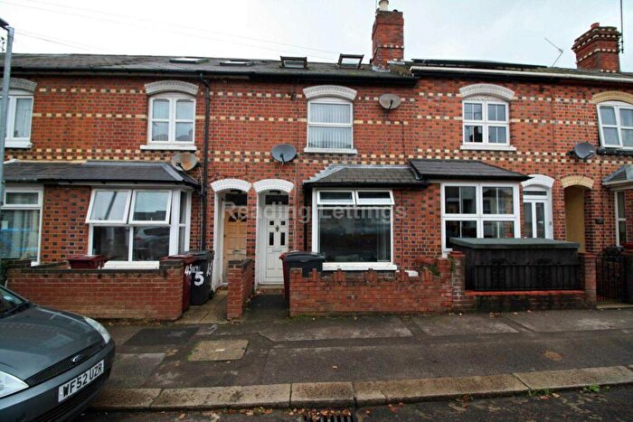 6 Bedroom Terraced House To Rent In Brighton Road, Reading, RG6