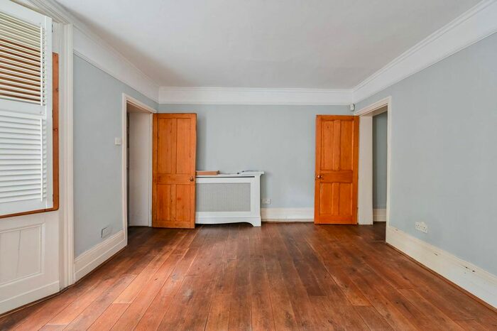 2 Bedroom Maisonette To Rent In St Pauls Road, Islington, London, N1