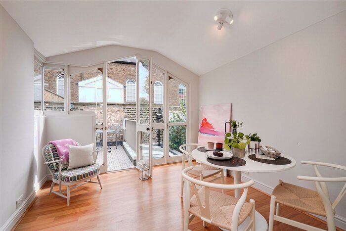 1 Bedroom Flat To Rent In Hill Rise, Richmond TW10