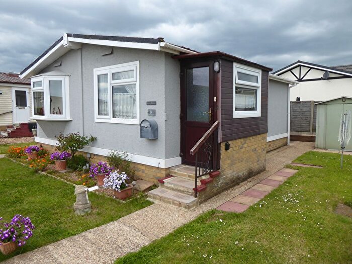 2 Bedroom Park Home For Sale In Kingsmead Park, Allhallows, Rochester, ME3