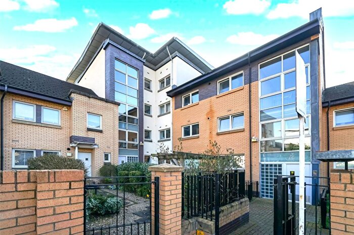 2 Bedroom Flat For Sale In Waterside Place, Glasgow, Glasgow City, G5