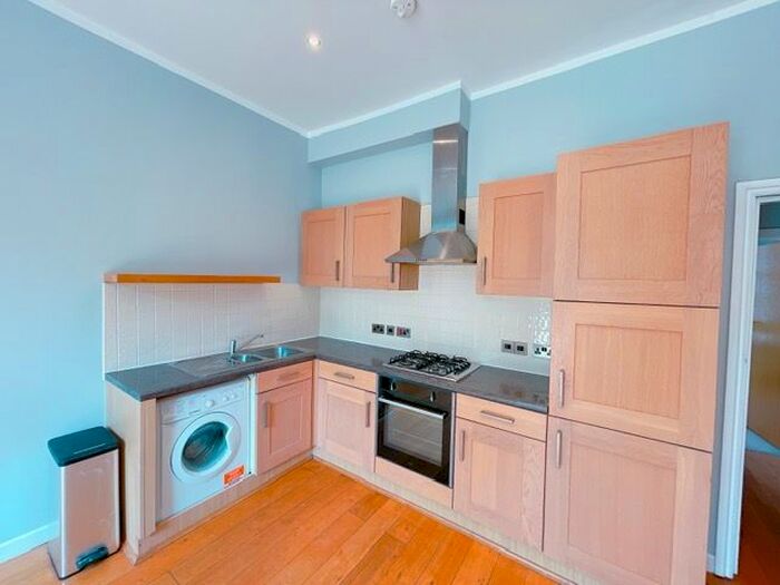 2 Bedroom Flat To Rent In Holland Villas Road, London, W14