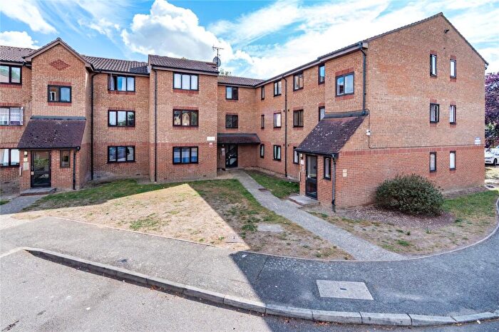 2 Bedroom Apartment For Sale In Plumtree Close, Dagenham, RM10