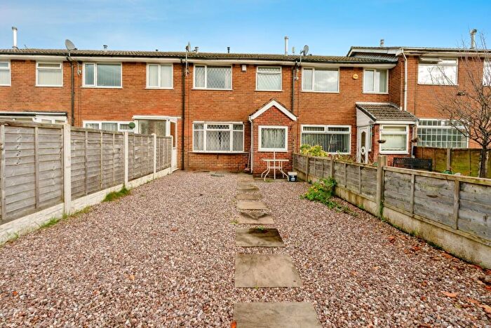 3 Bedroom Town House For Sale In Harrow Close, Padiham, Burnley, Lancashire, BB12