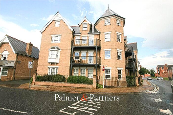 2 Bedroom Apartment For Sale In Salisbury Avenue, Colchester, Essex, CO3