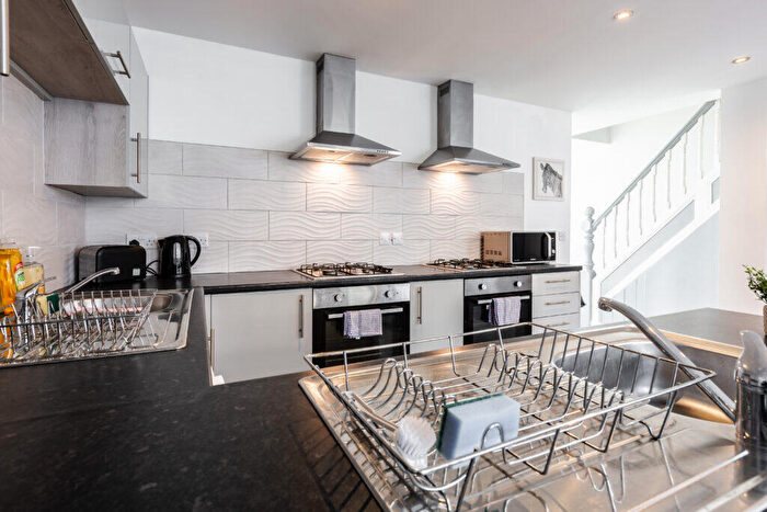 7 Bedroom Terraced House To Rent In Pemberton Road (Hmo Liverpool), L13