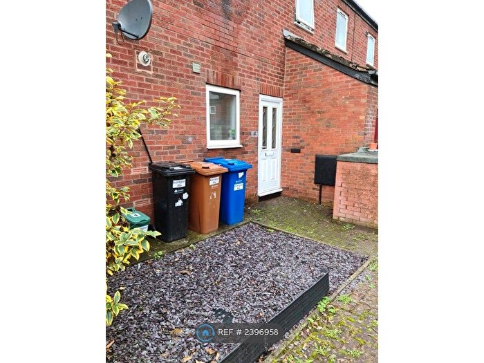 2 Bedroom Flat To Rent In Buckingham Way, Stockport, SK2