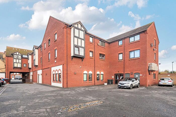 1 Bedroom Flat For Sale In High Street, Shefford, SG17