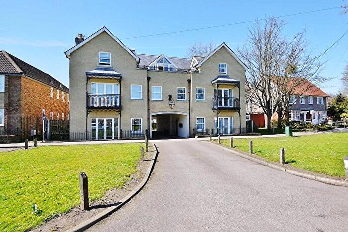2 Bedroom Apartment To Rent In The Green, - Seven Arches Road, Brentwood, CM14
