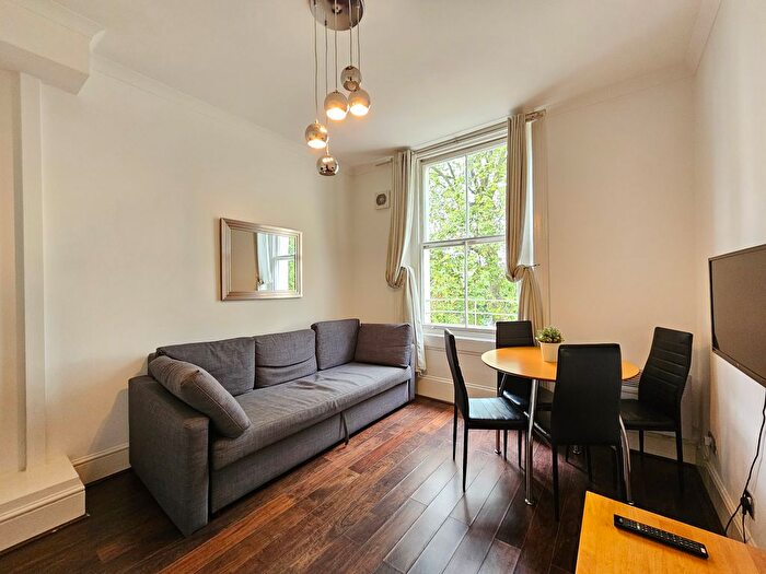 1 Bedroom Flat To Rent In Queensborough Terrace, Queensway, Bayswater, W2