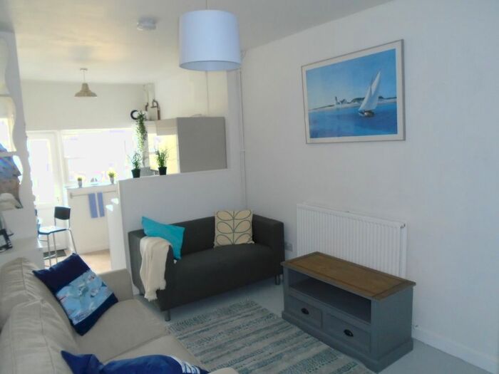 3 Bedroom Terraced House To Rent In West Street, Penryn TR10