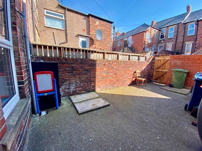 2 Bedroom Apartment To Rent In Brinkburn Avenue, Bensham, Gateshead, NE8