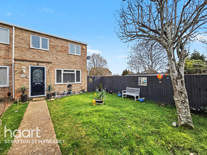 3 Bedroom End Of Terrace House For Sale In Sandgate, Swindon, SN3