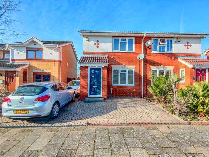 2 Bedroom houses for sale in Thamesmead, SE28, Greater London