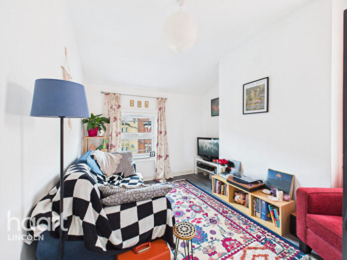 4 Bedroom Terraced House For Sale In Monks Road, Lincoln, LN2