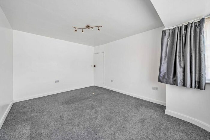 3 Bedroom Semi-Detached House To Rent In Merrion Avenue, Stanmore, HA7