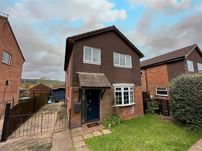 3 Bedroom House To Rent In Larch Close, New Inn, Pontypool, NP4